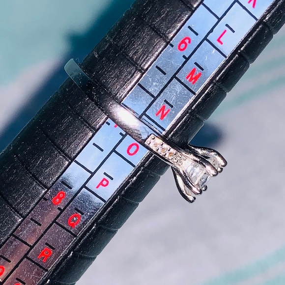 💍 Cubic Zirconia Solitaire Ring - Picture 6 of 6